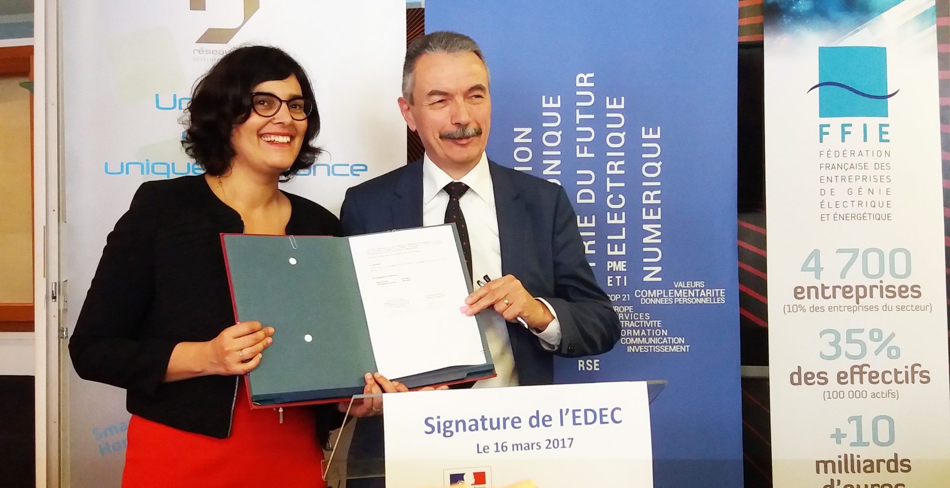 Myriam El Khomri, Ministre du Travail, de l'Emploi, de la Formation professionnelle et du Dialogue social et Jean-Pierre Bonicel, Président d'Objectif Fibre