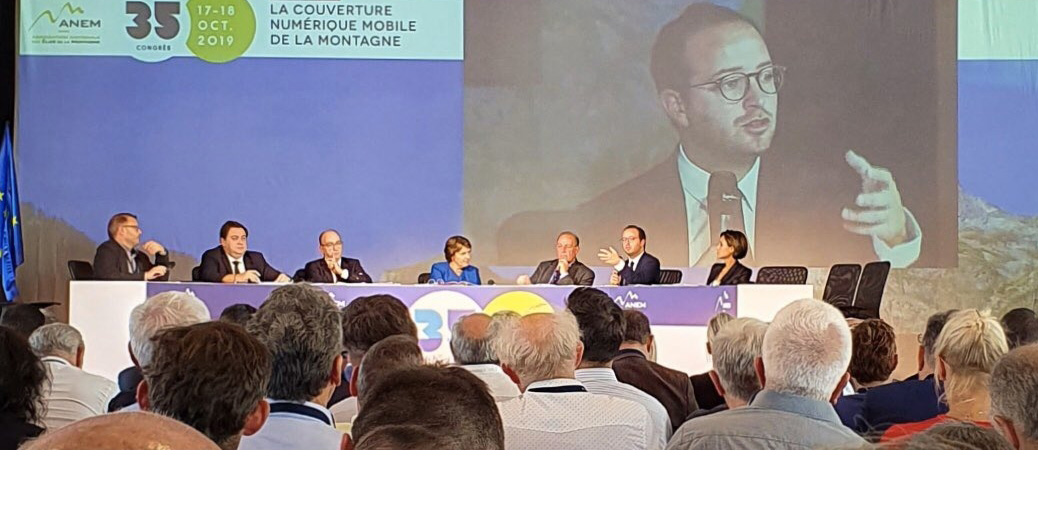 Arthur Dreyfuss, Président de la Fédération Française des Télécoms, prenant la parole au 35ème Congrès de l'ANEM sur la couverture mobile en montagne.
